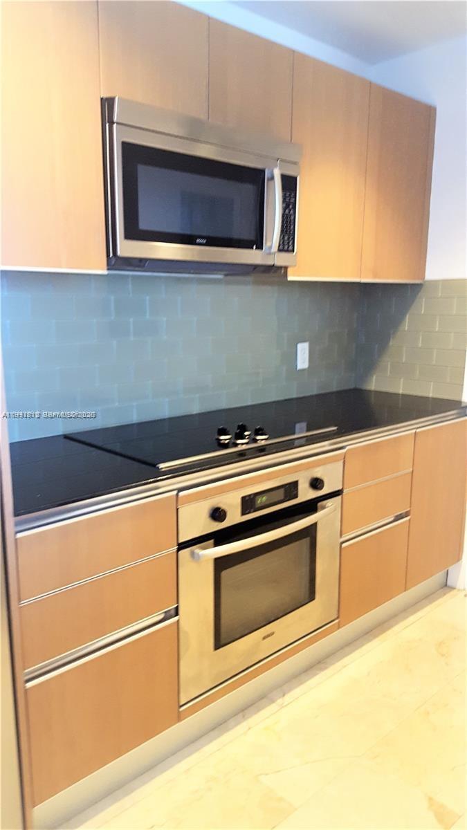 1060 Brickell Ave #2403 Miami, FL 33131