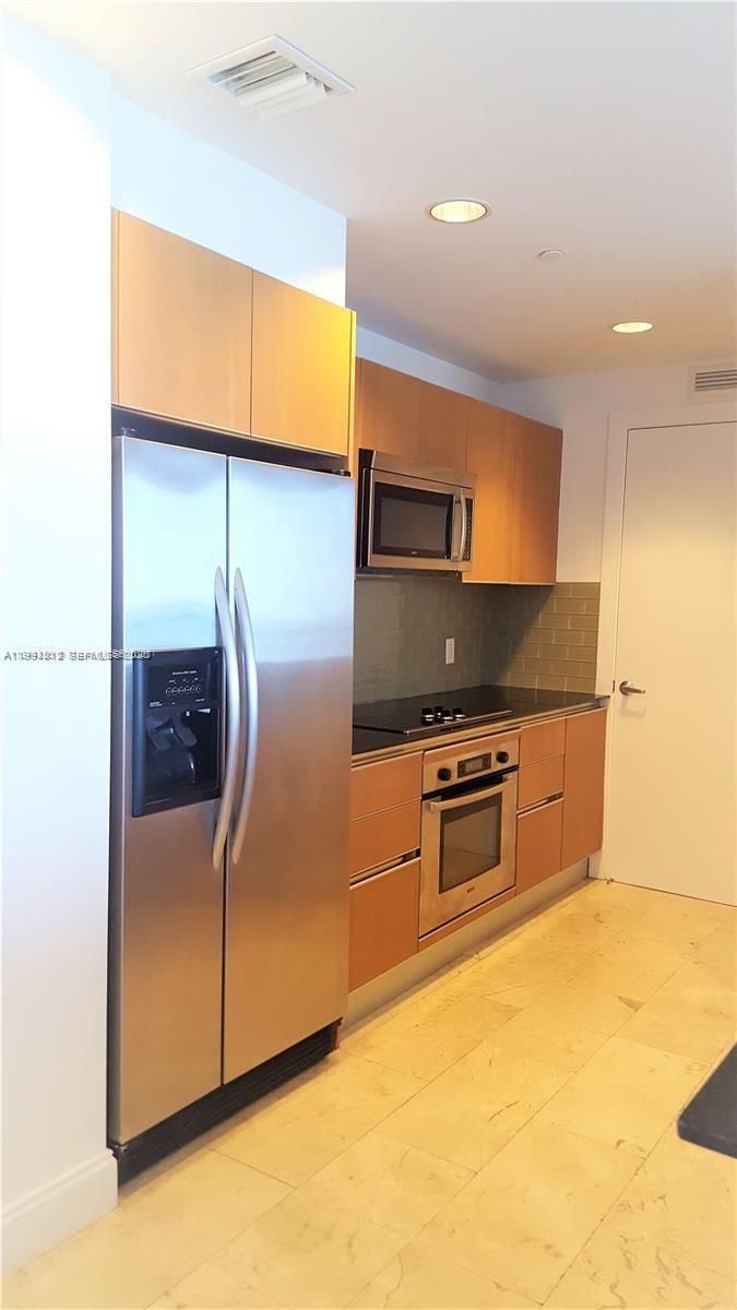 1060 Brickell Ave #2403 Miami, FL 33131