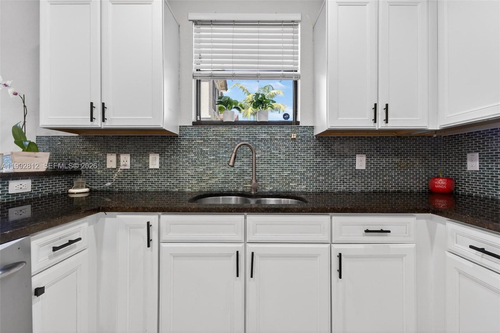 9807 NW 88th Ter Doral, FL 33178