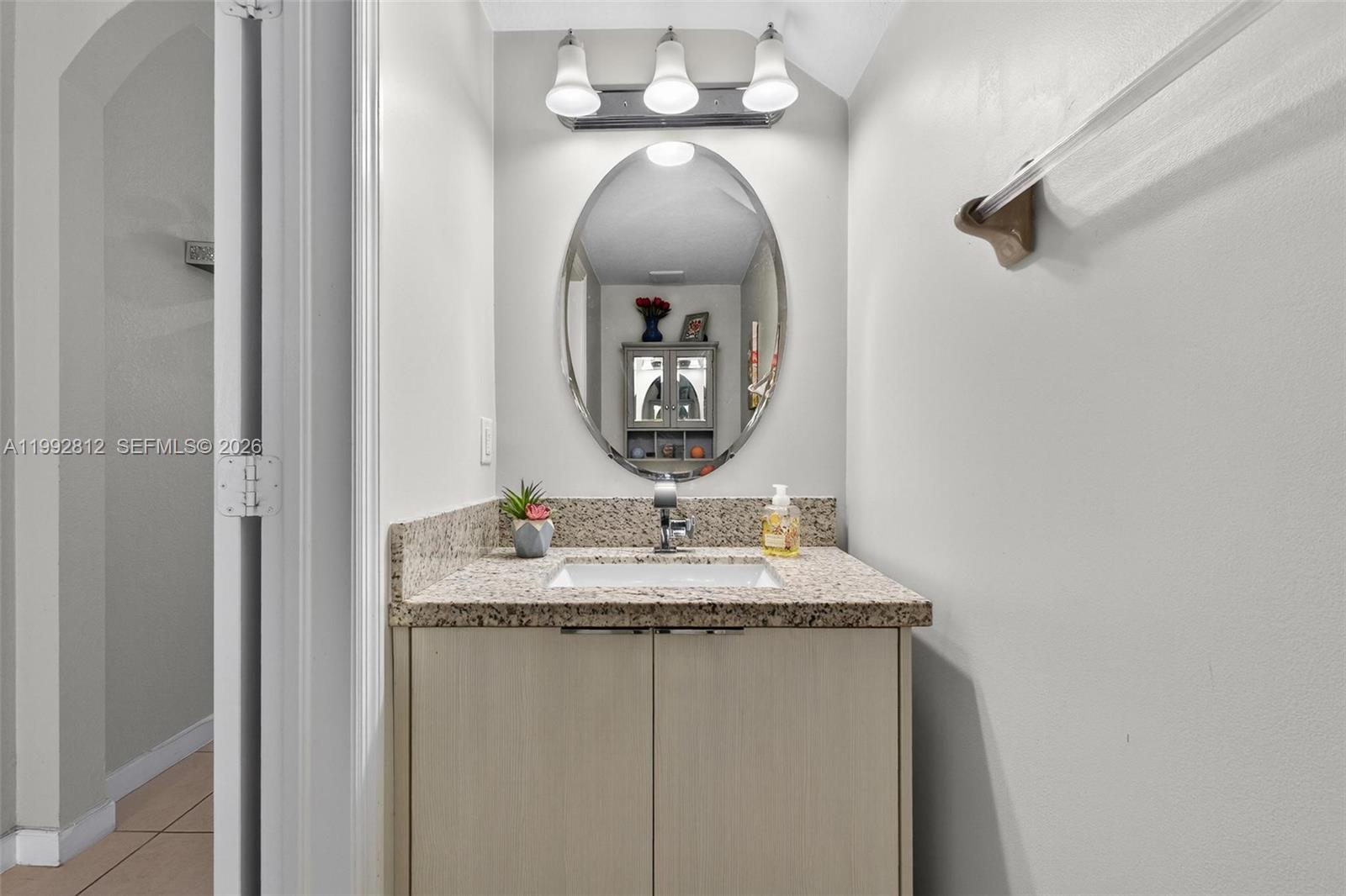 9807 NW 88th Ter Doral, FL 33178