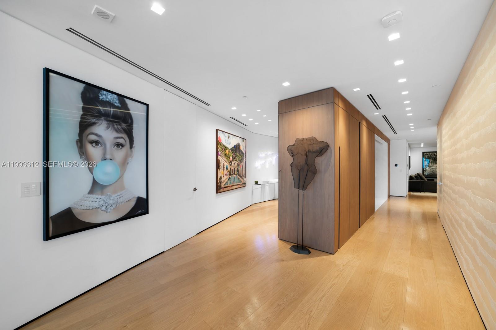 image Continuum South Beach South Tower11