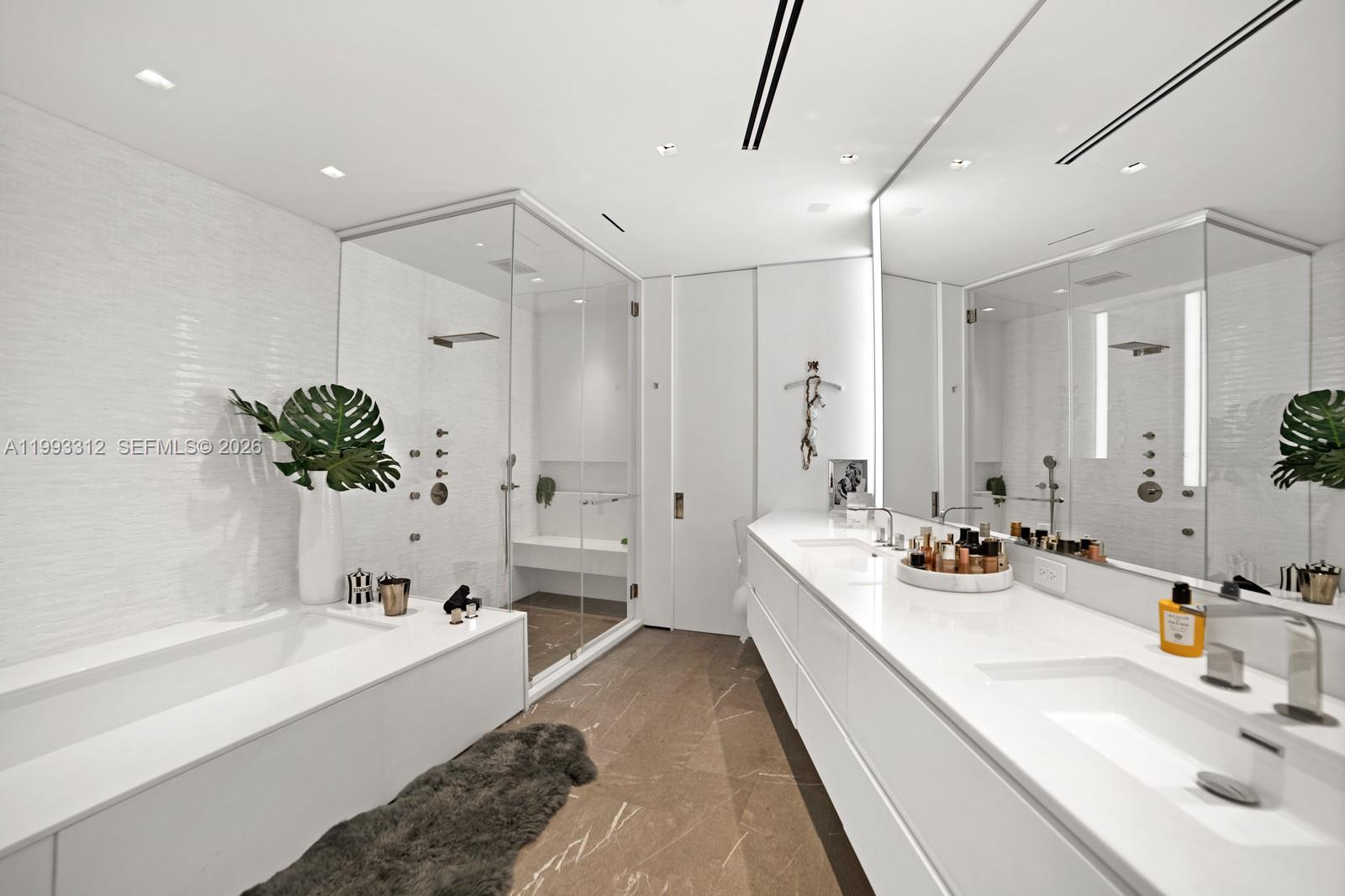 image Continuum South Beach South Tower16