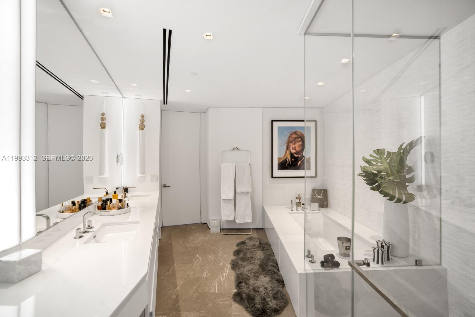 image Continuum South Beach South Tower17