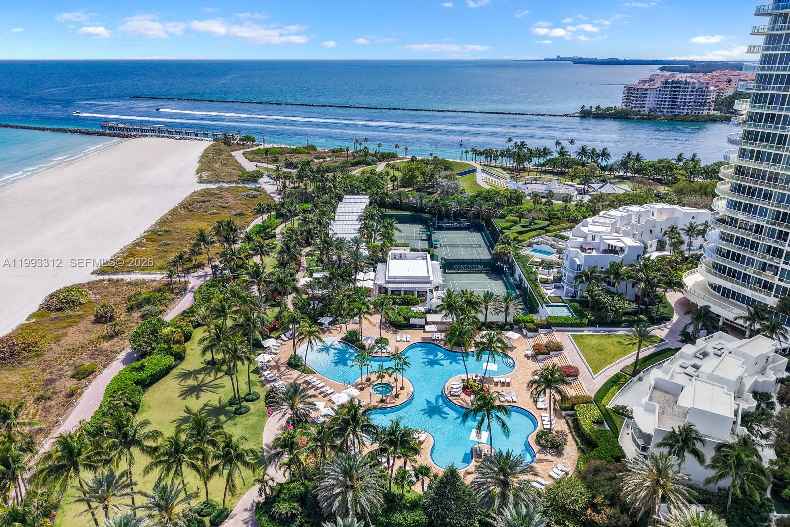 image Continuum South Beach South Tower32