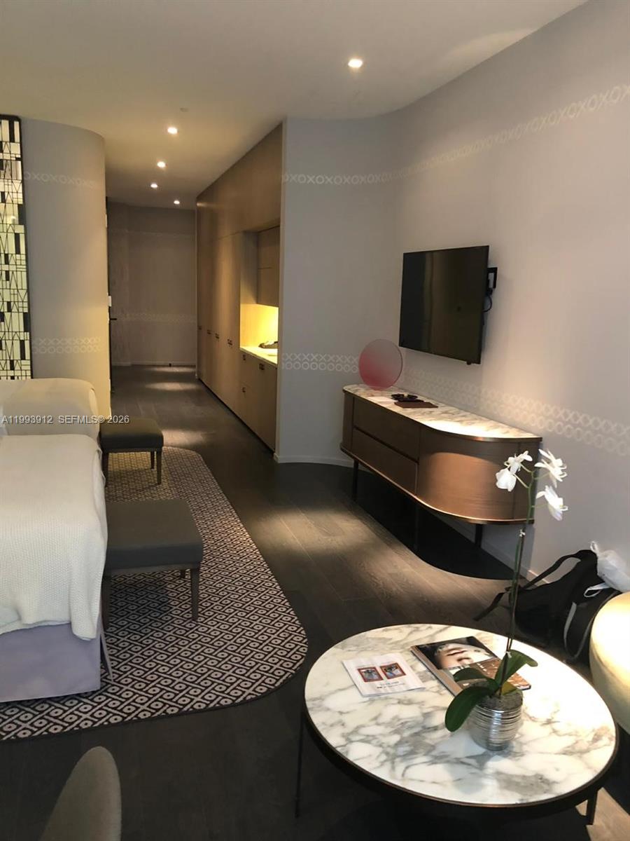 801 S Miami Ave #412 Miami, FL 33131