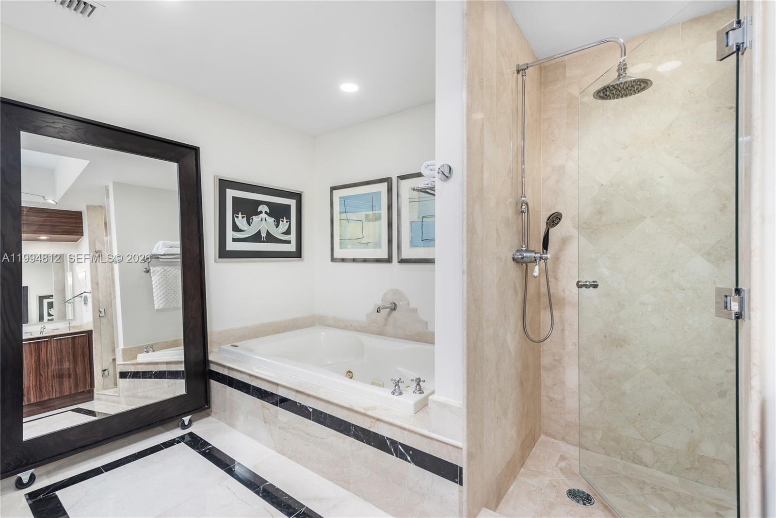 100 S Pointe Dr #610 Miami Beach, FL 33139