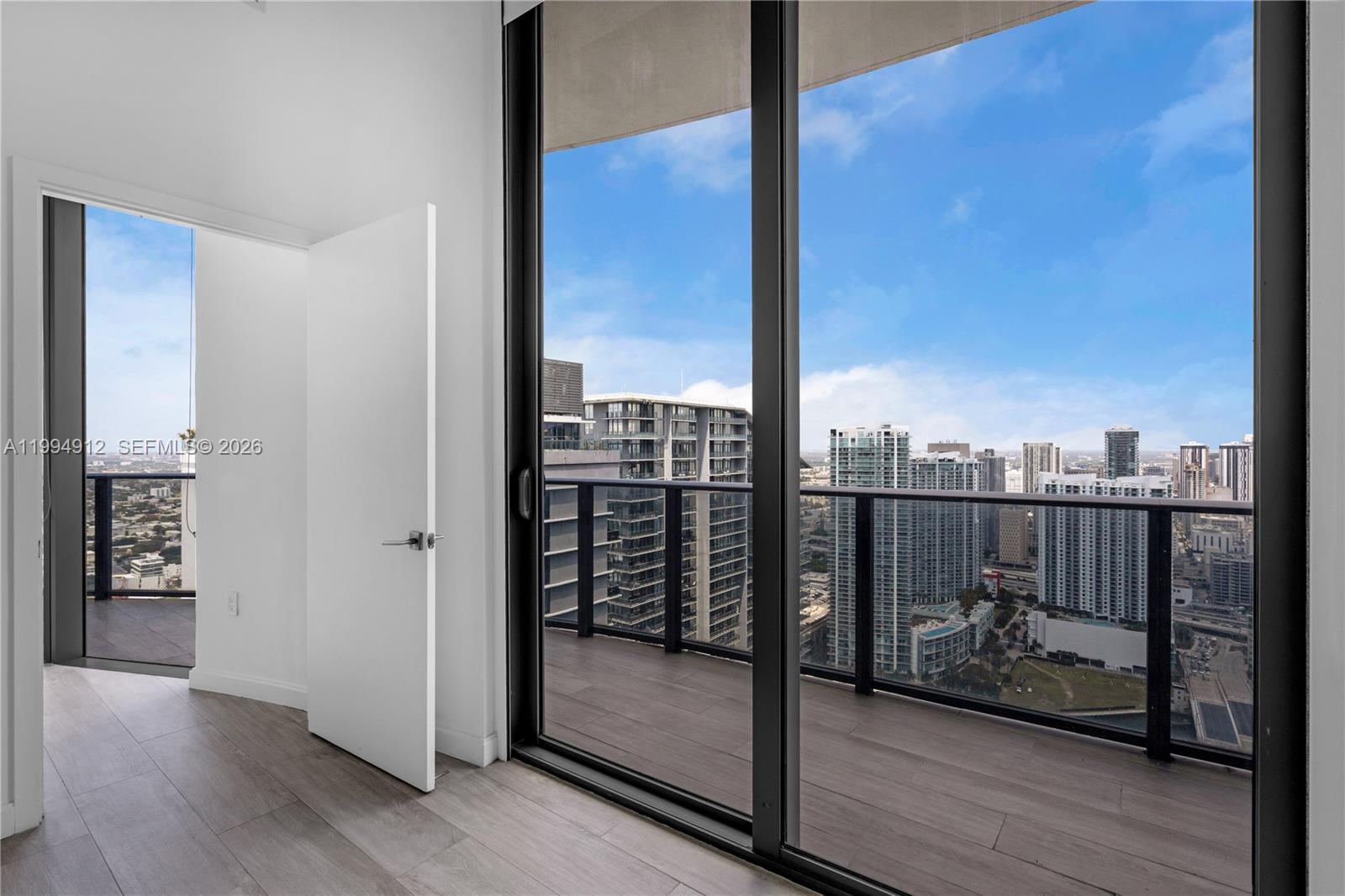 image Brickell Heights East10