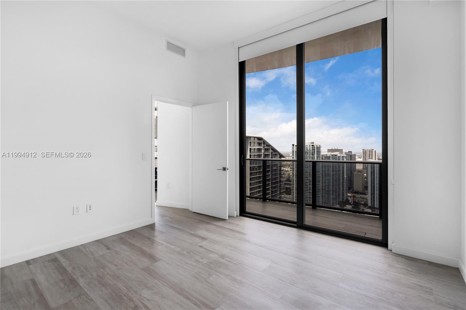 image Brickell Heights East21