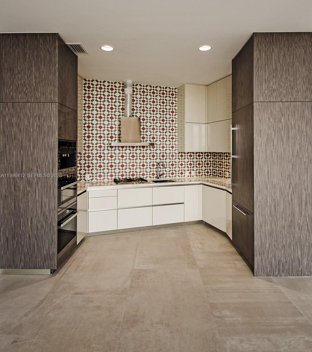 2669 S Bayshore Dr #702-N Coconut Grove, FL 33133