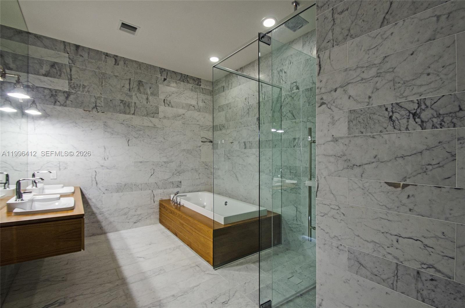 2669 S Bayshore Dr #702-N Coconut Grove, FL 33133