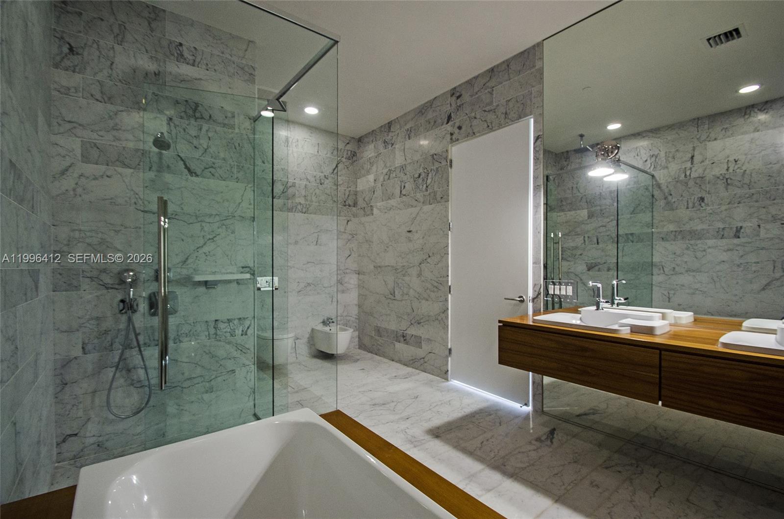 2669 S Bayshore Dr #702-N Coconut Grove, FL 33133