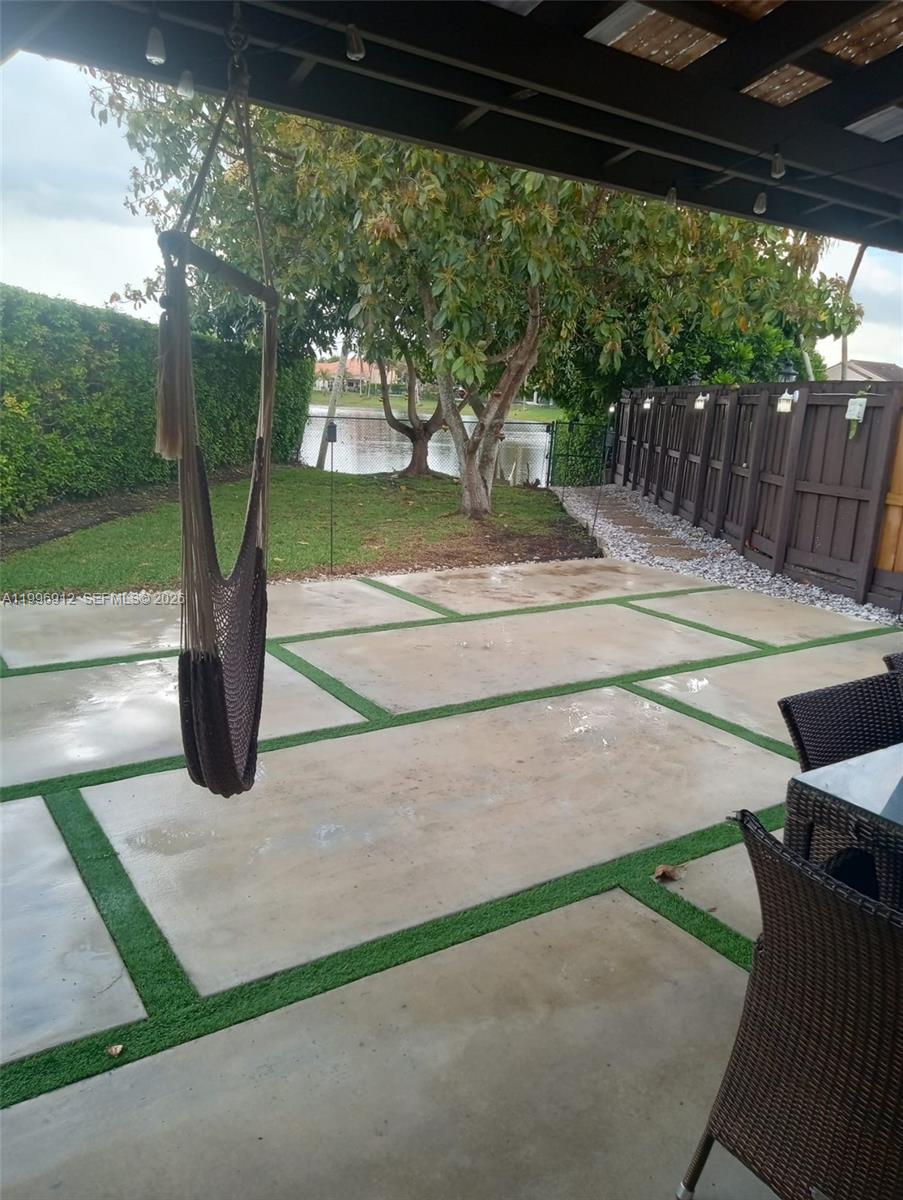 8353 SW 161st Pl Miami, FL 33193