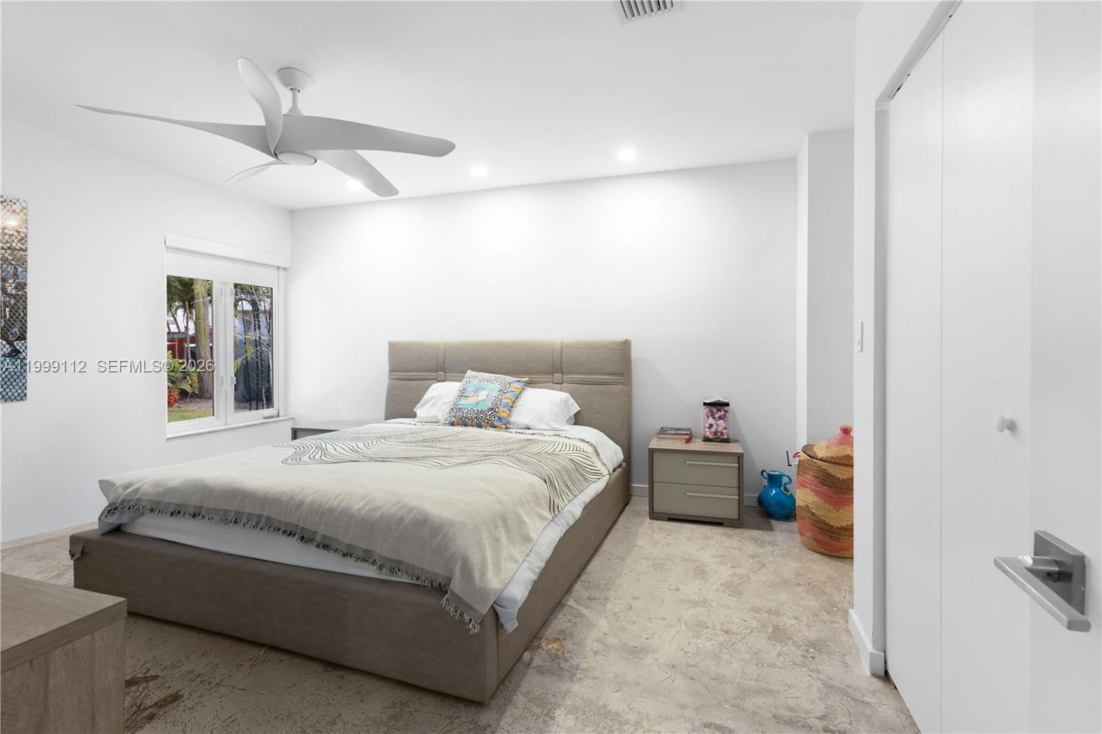 524 Warren Ln Key Biscayne, FL 33149