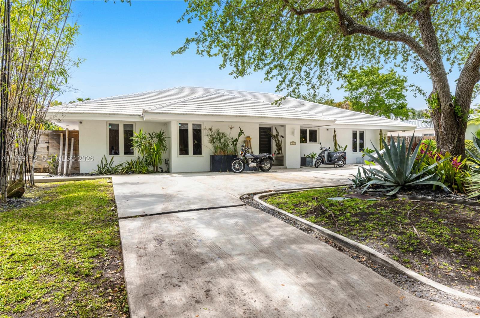 524 Warren Ln Key Biscayne, FL 33149