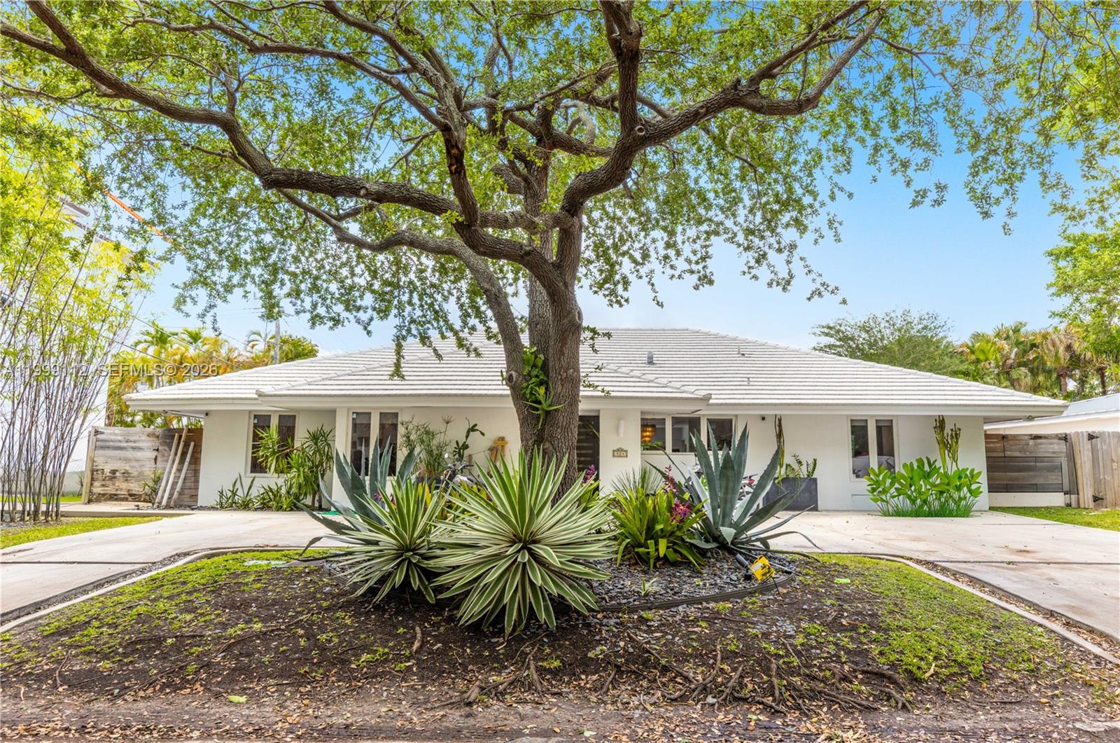 524 Warren Ln Key Biscayne, FL 33149