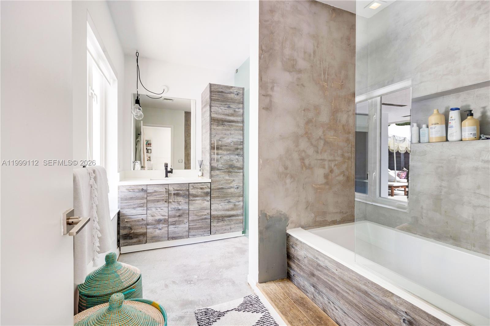 524 Warren Ln Key Biscayne, FL 33149