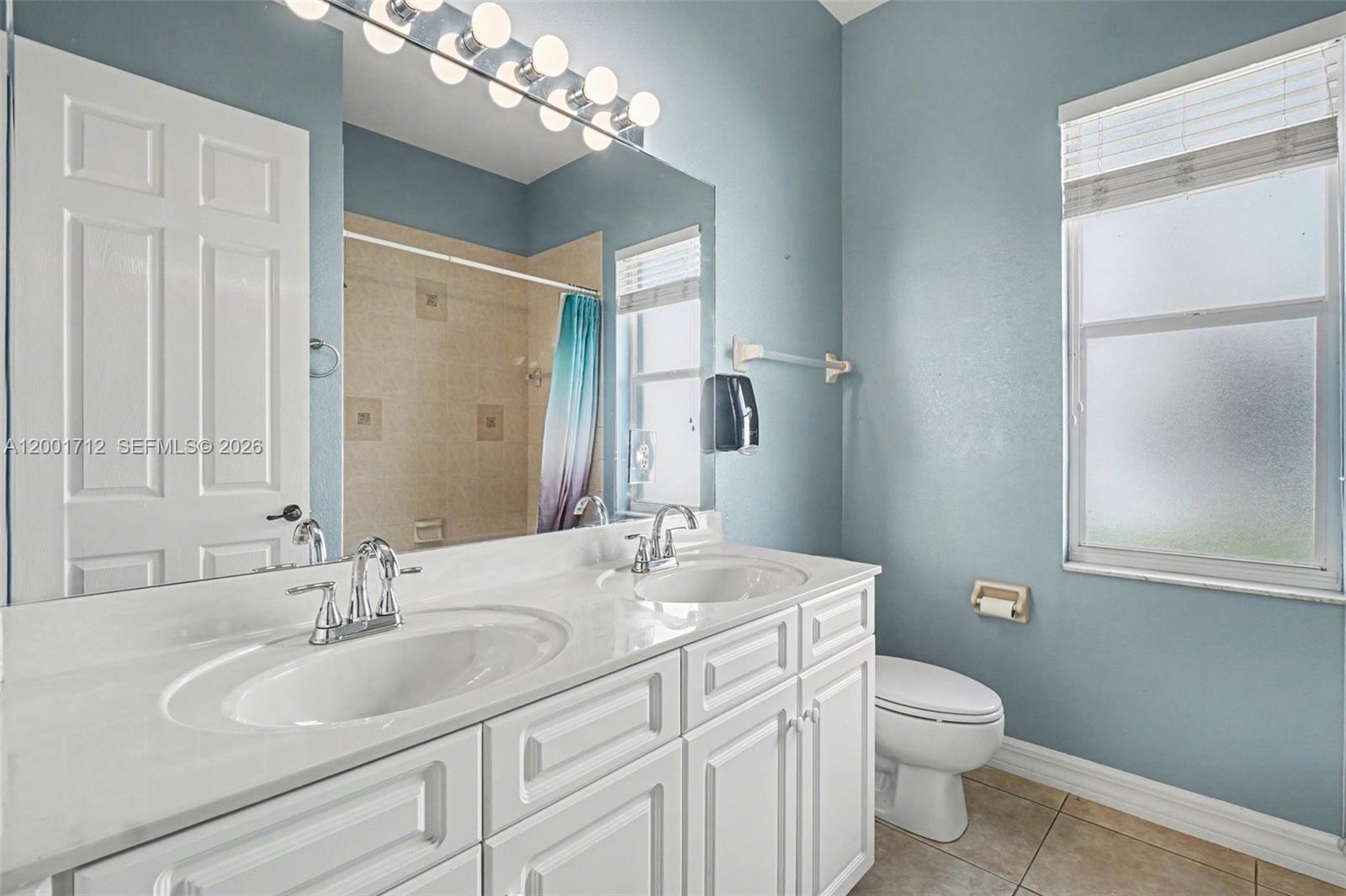 4214 Gulfstream Pkwy Cape Coral, FL 33993
