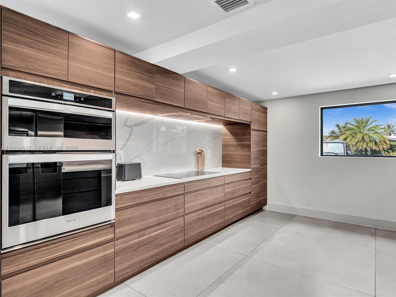 2448 Okeechobee Ln Fort Lauderdale, FL 33312