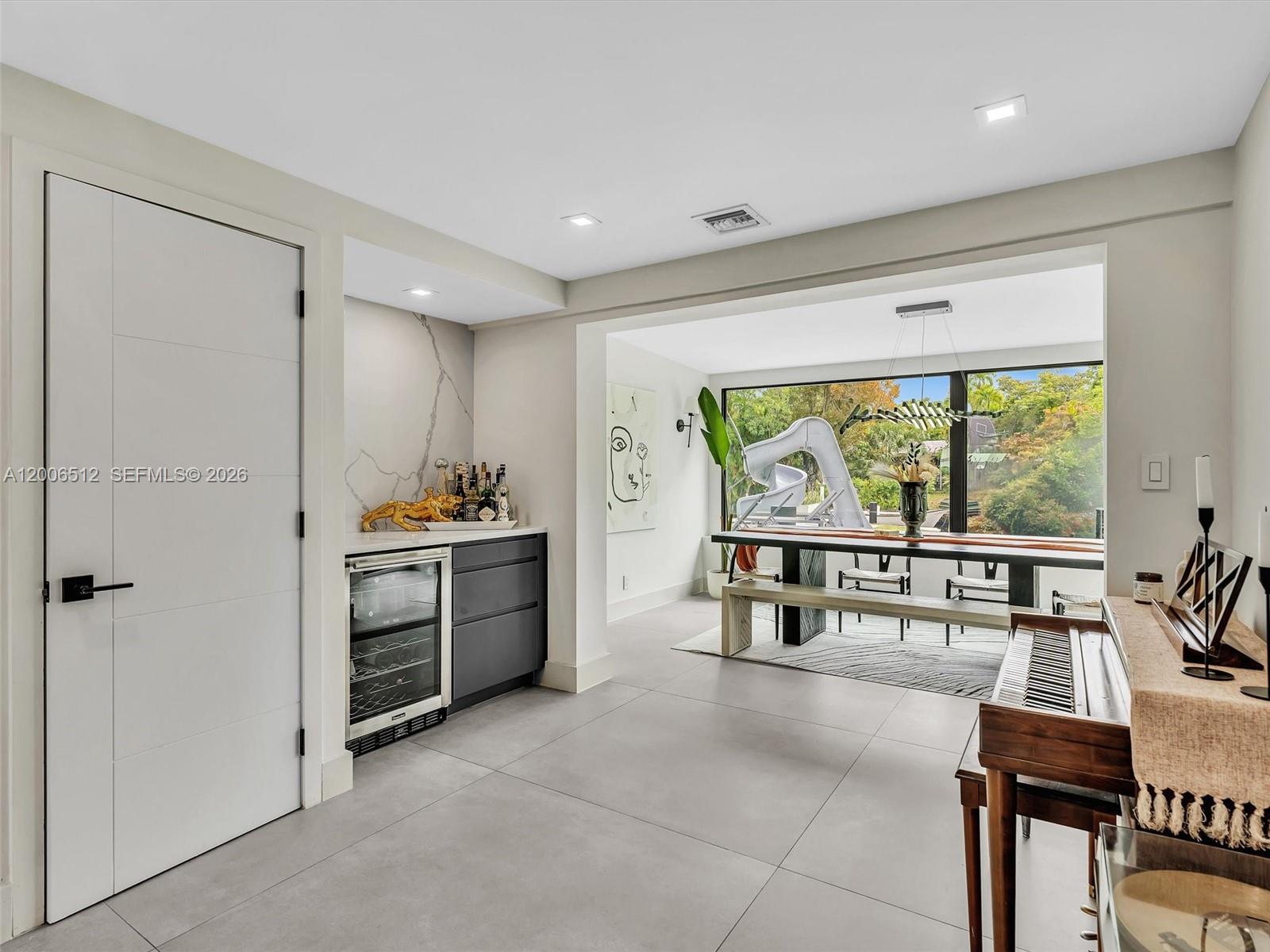 2448 Okeechobee Ln Fort Lauderdale, FL 33312