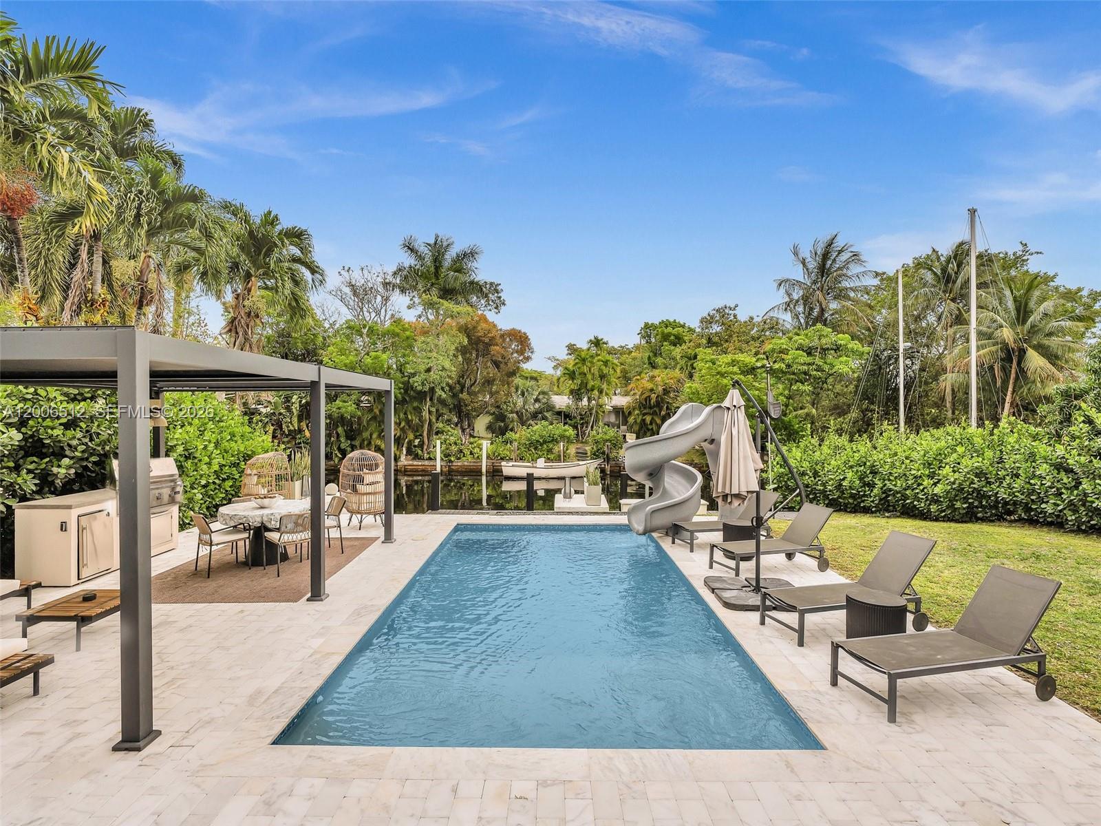 2448 Okeechobee Ln Fort Lauderdale, FL 33312