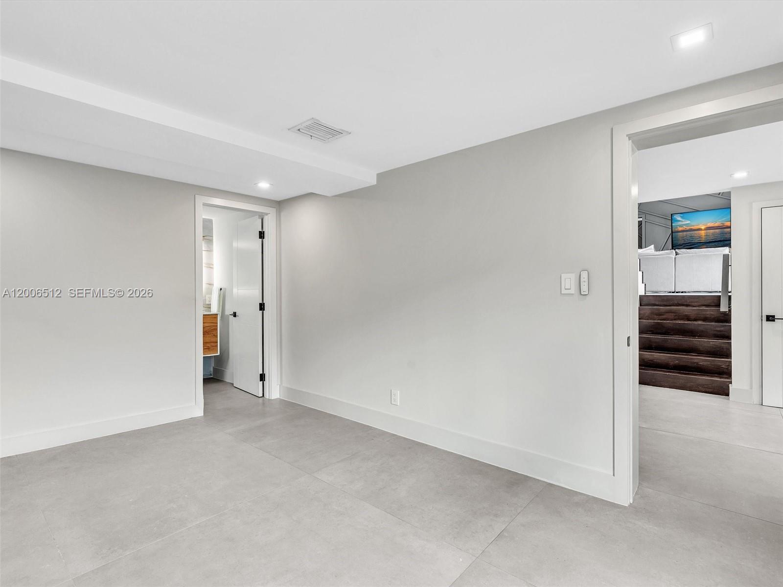 2448 Okeechobee Ln Fort Lauderdale, FL 33312