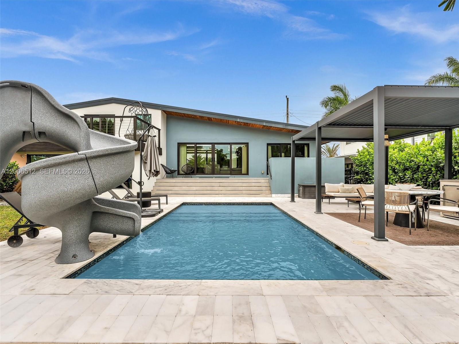 2448 Okeechobee Ln Fort Lauderdale, FL 33312