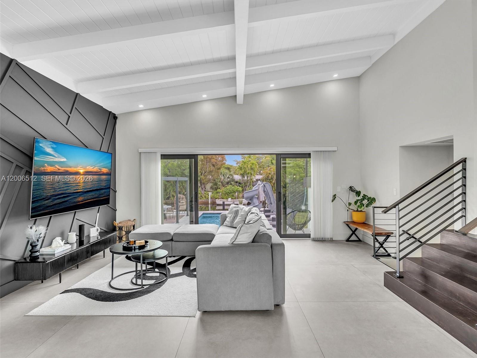 2448 Okeechobee Ln Fort Lauderdale, FL 33312