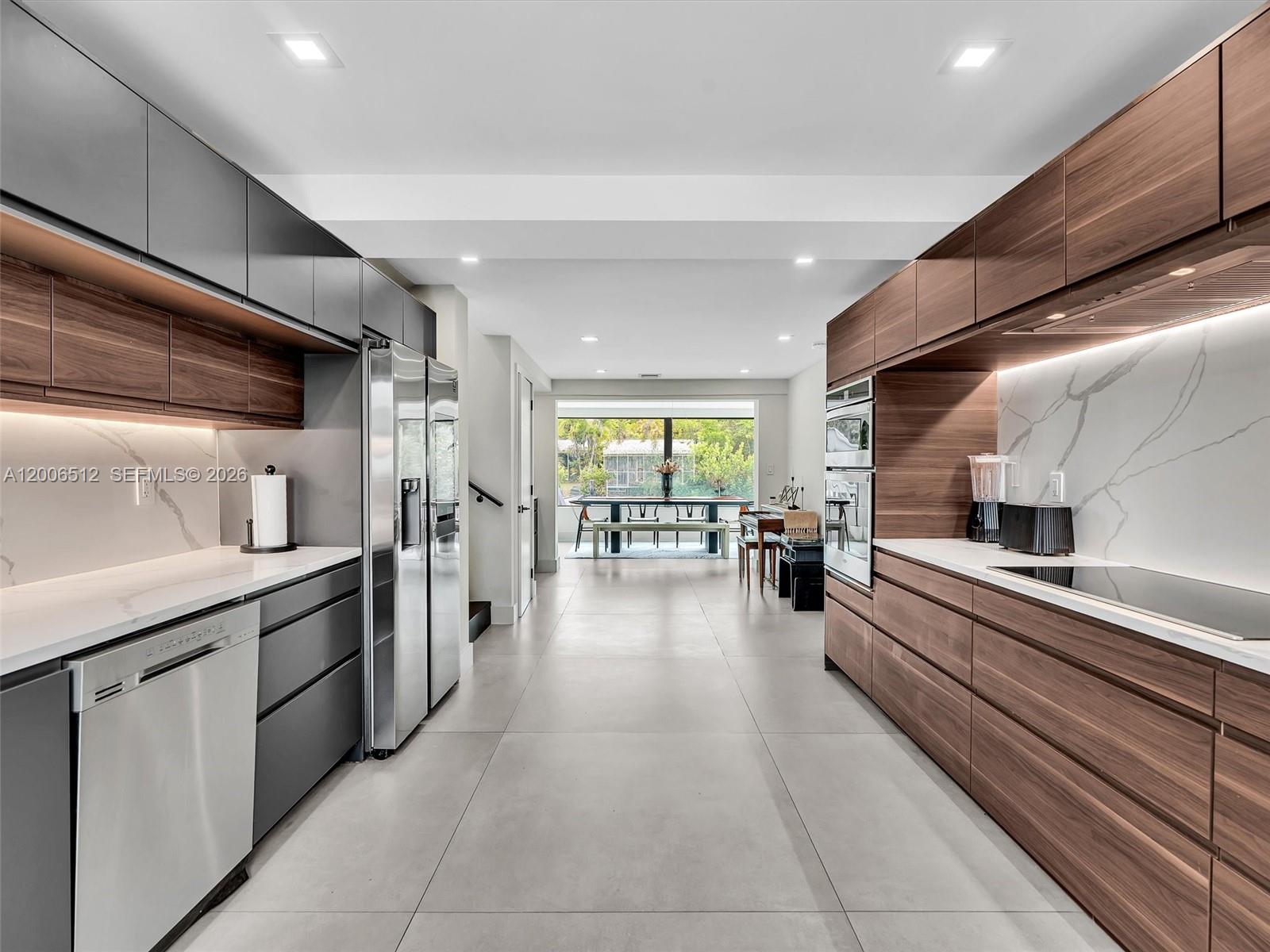 2448 Okeechobee Ln Fort Lauderdale, FL 33312