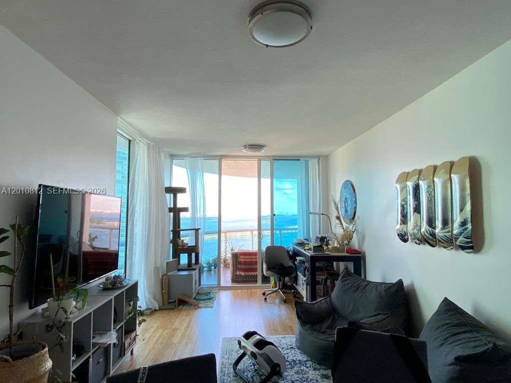 image Platinum Condominium2