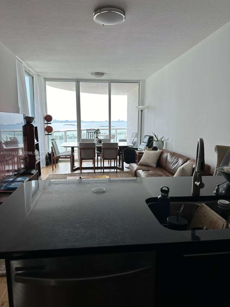 image Platinum Condominium5