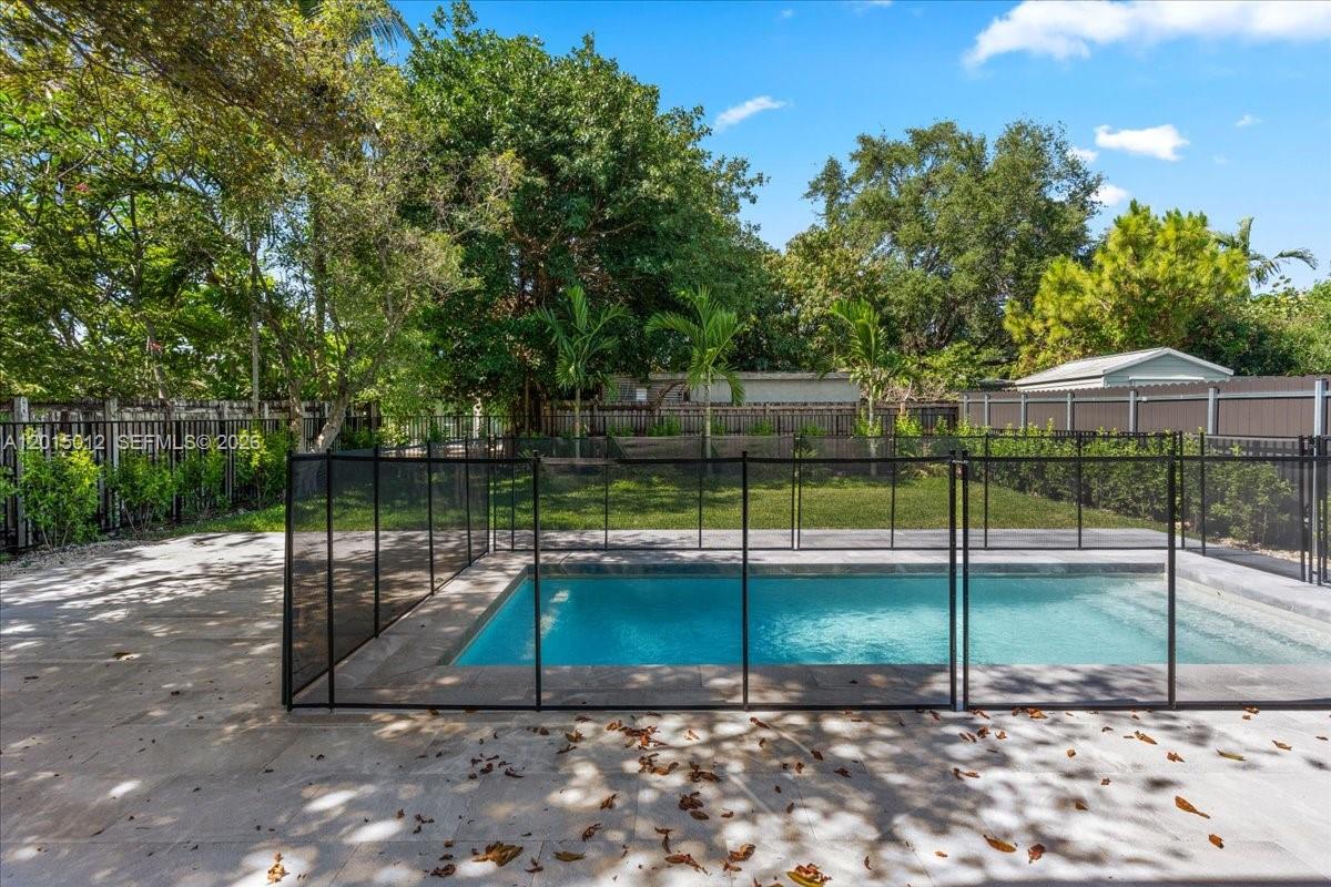 2175 SW 25th St Miami, FL 33133