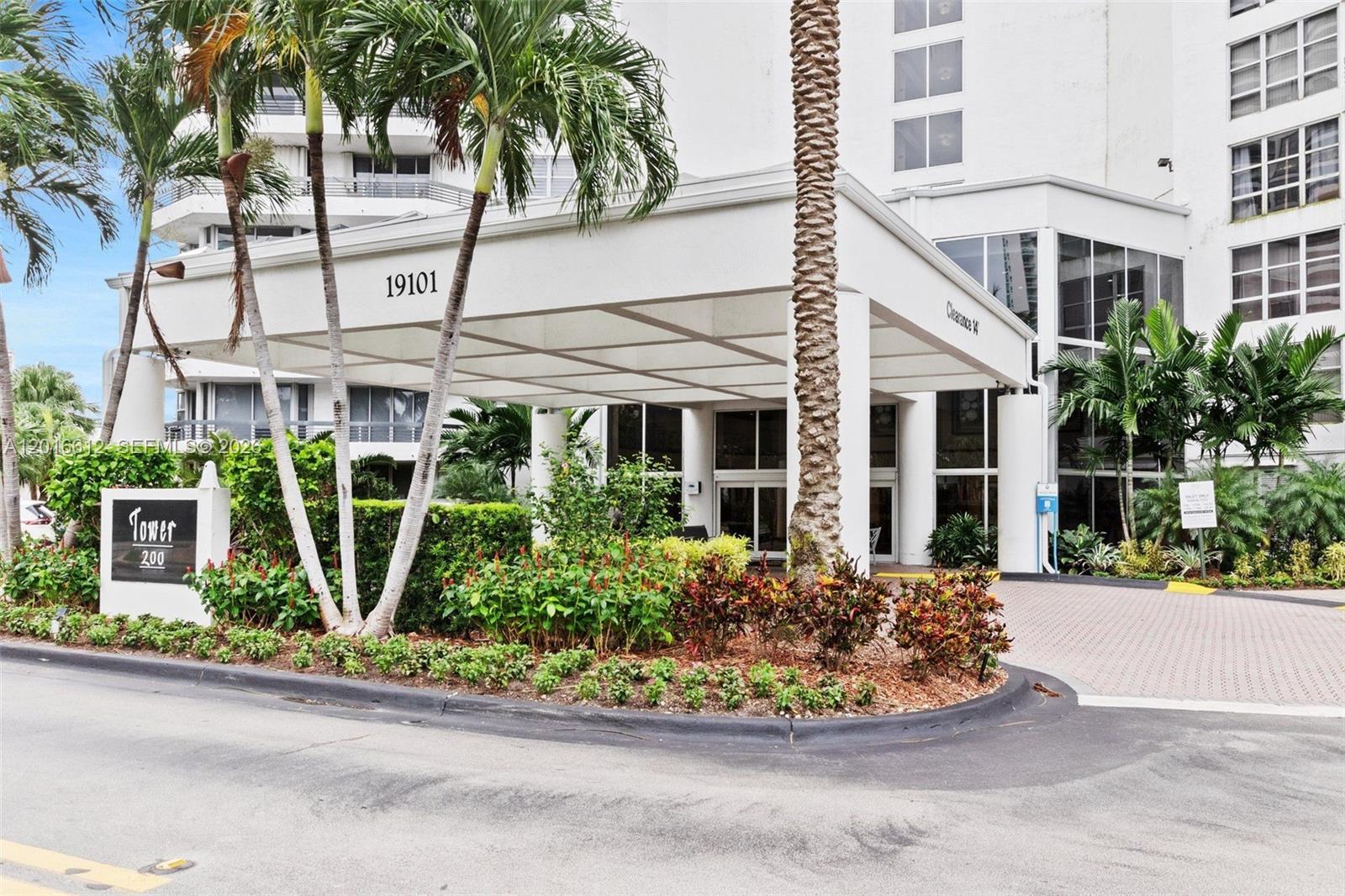 19101 NE 36th Ct #112 Aventura, FL 33180