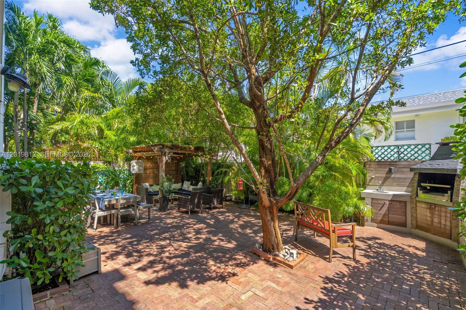 209 E Enid Dr #36 Key Biscayne, FL 33149