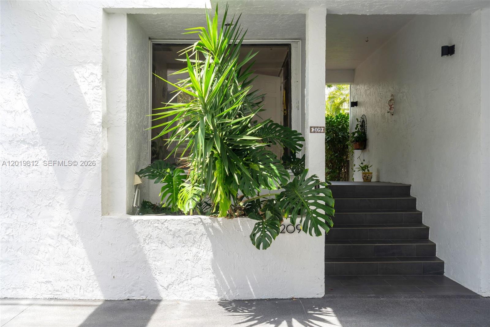 209 E Enid Dr #36 Key Biscayne, FL 33149