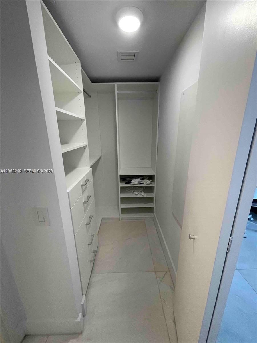 1300 Brickell Bay Dr #2304 Miami, FL 33131
