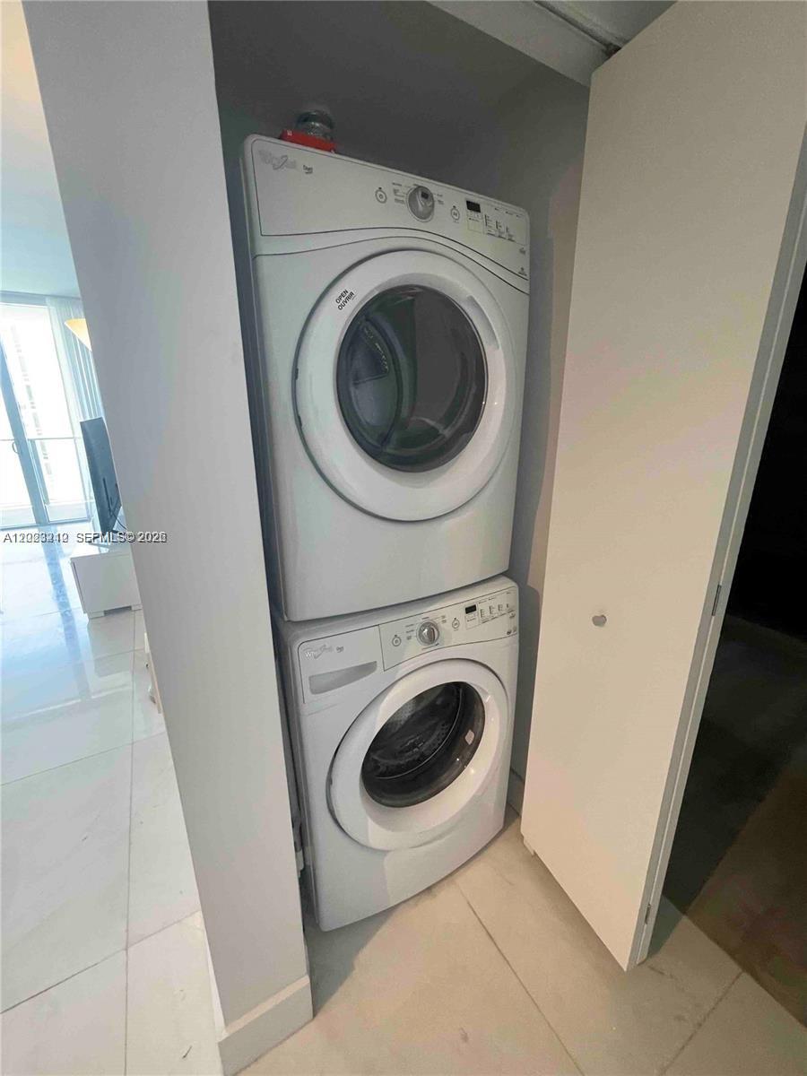 1300 Brickell Bay Dr #2304 Miami, FL 33131