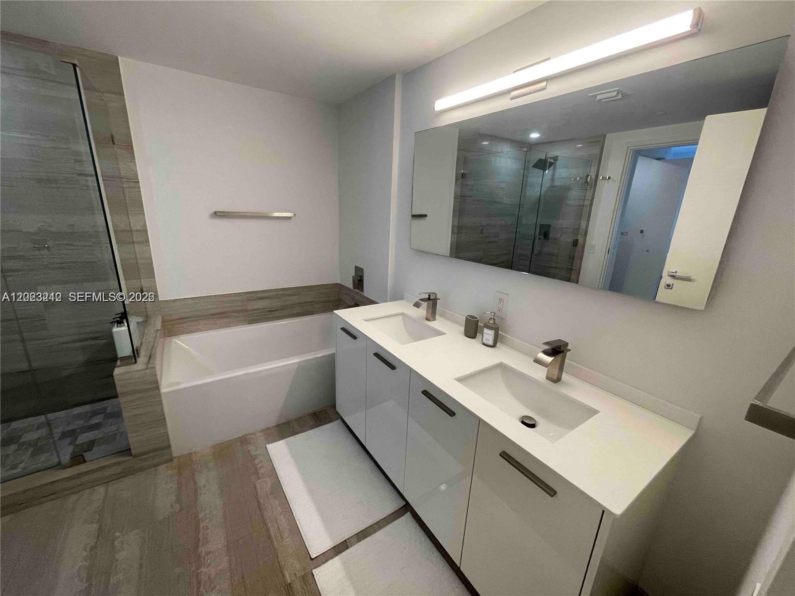 1300 Brickell Bay Dr #2304 Miami, FL 33131