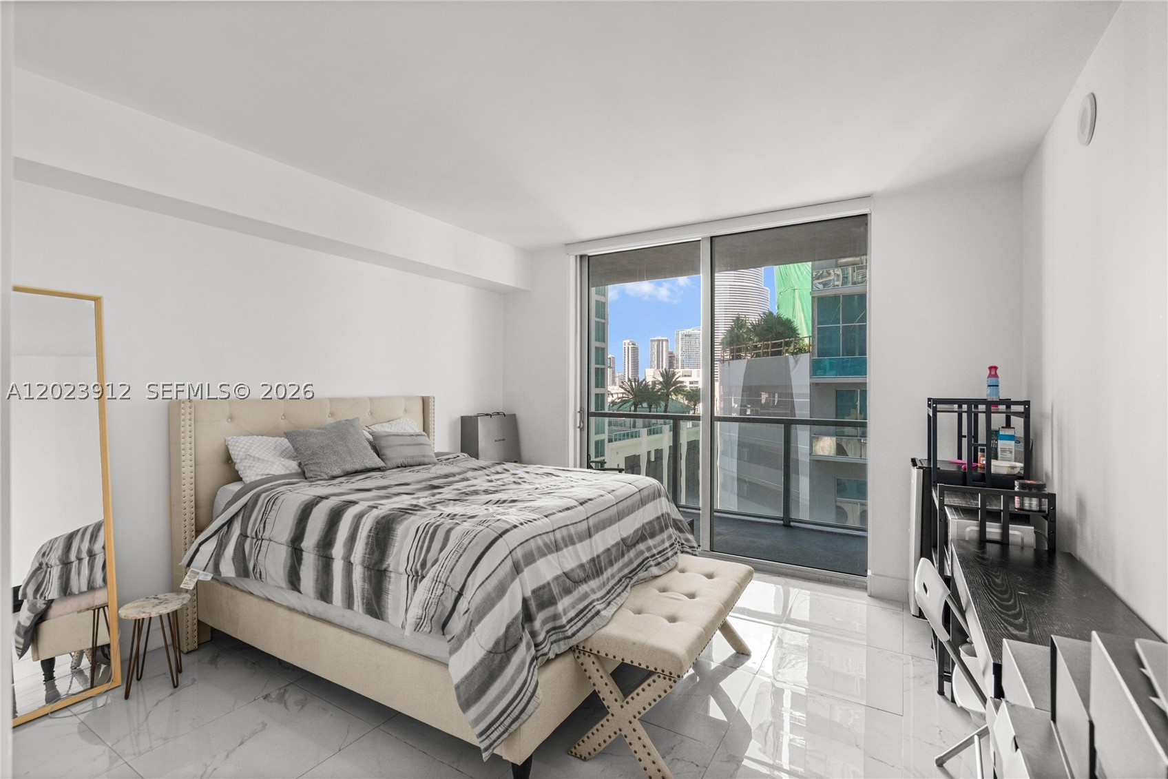 image 500 Brickell West9