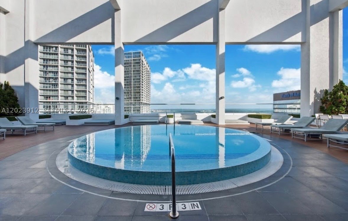 image 500 Brickell West14