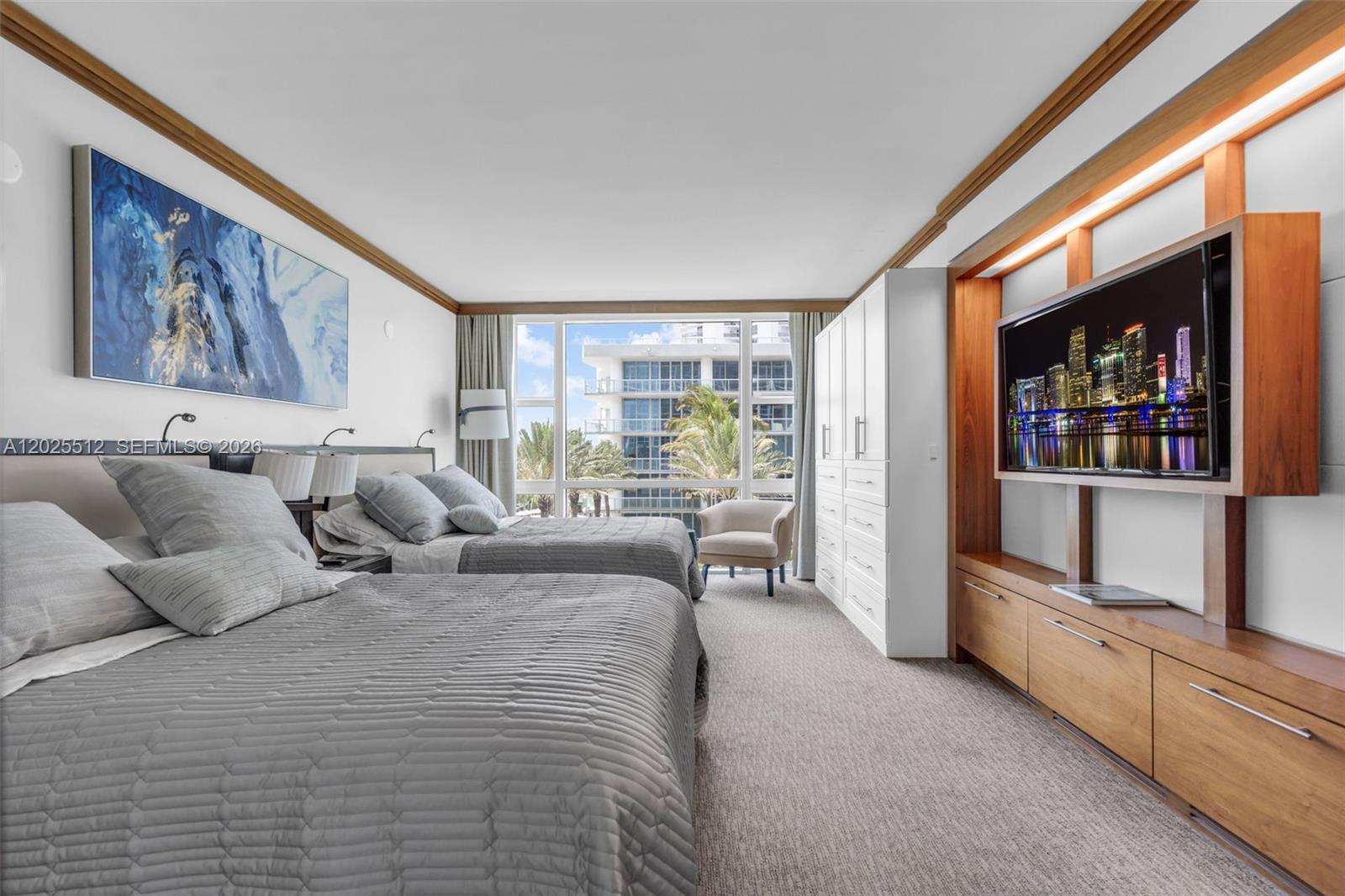 6801 Collins Ave #308 (Door 316) Miami Beach, FL 33141