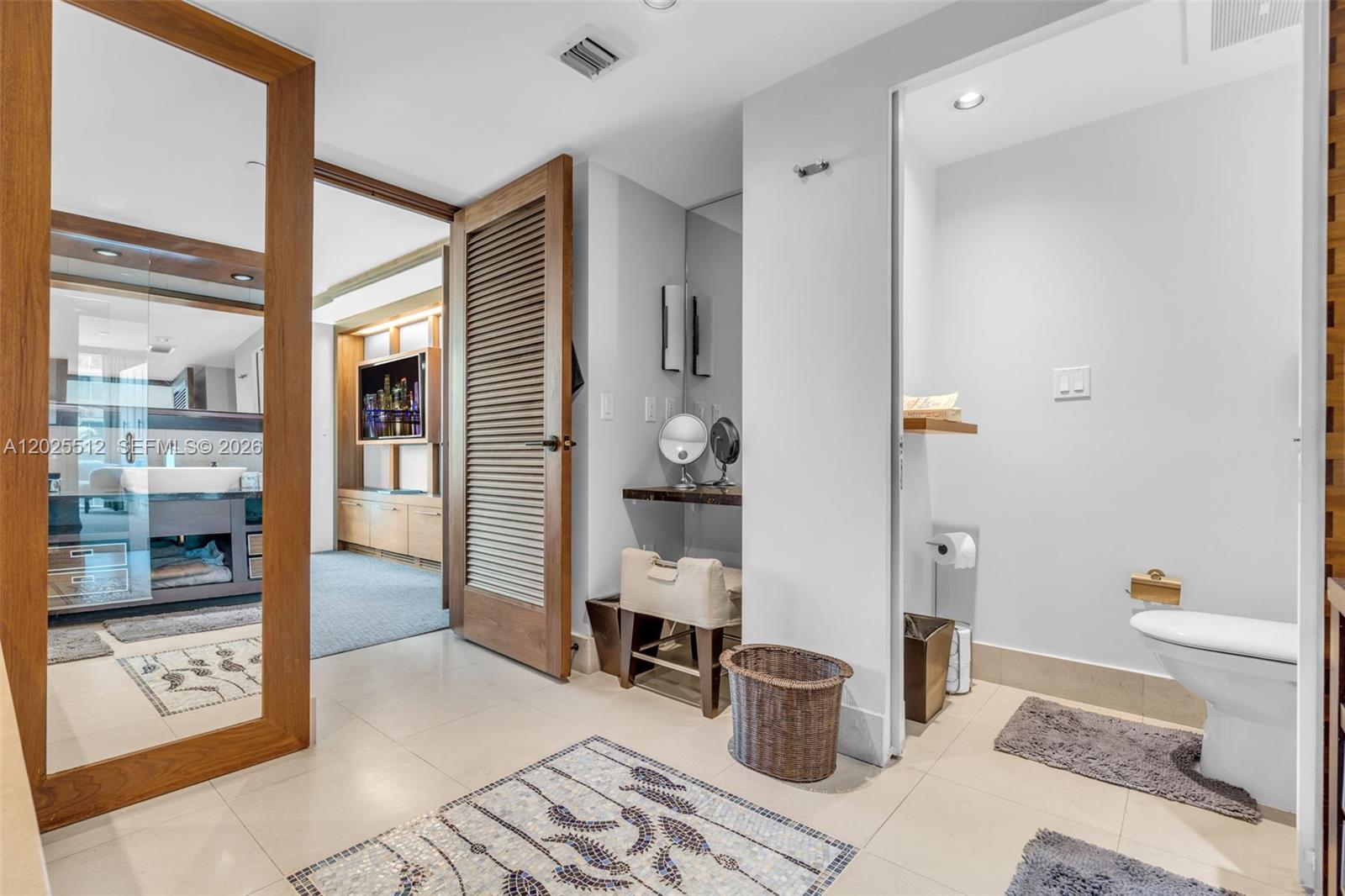 6801 Collins Ave #308 (Door 316) Miami Beach, FL 33141