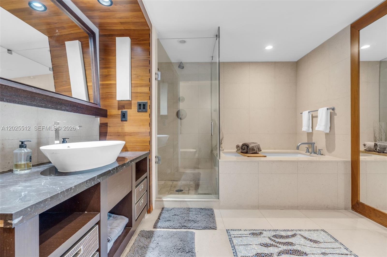 6801 Collins Ave #308 (Door 316) Miami Beach, FL 33141