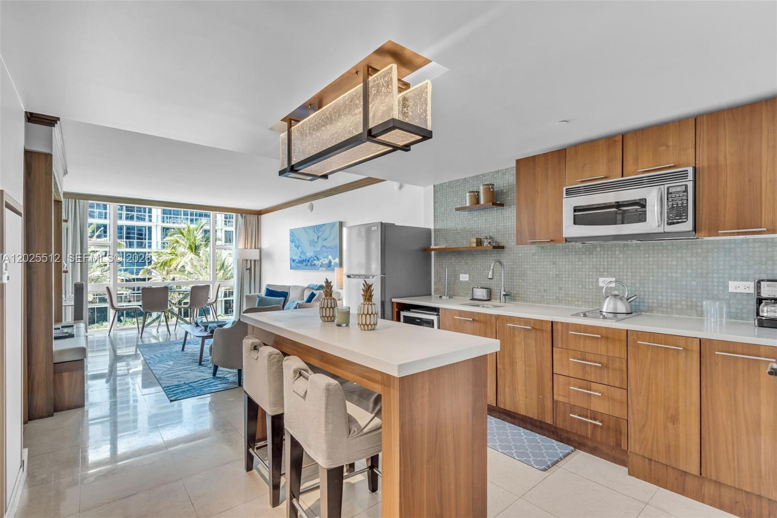 6801 Collins Ave #308 (Door 316) Miami Beach, FL 33141