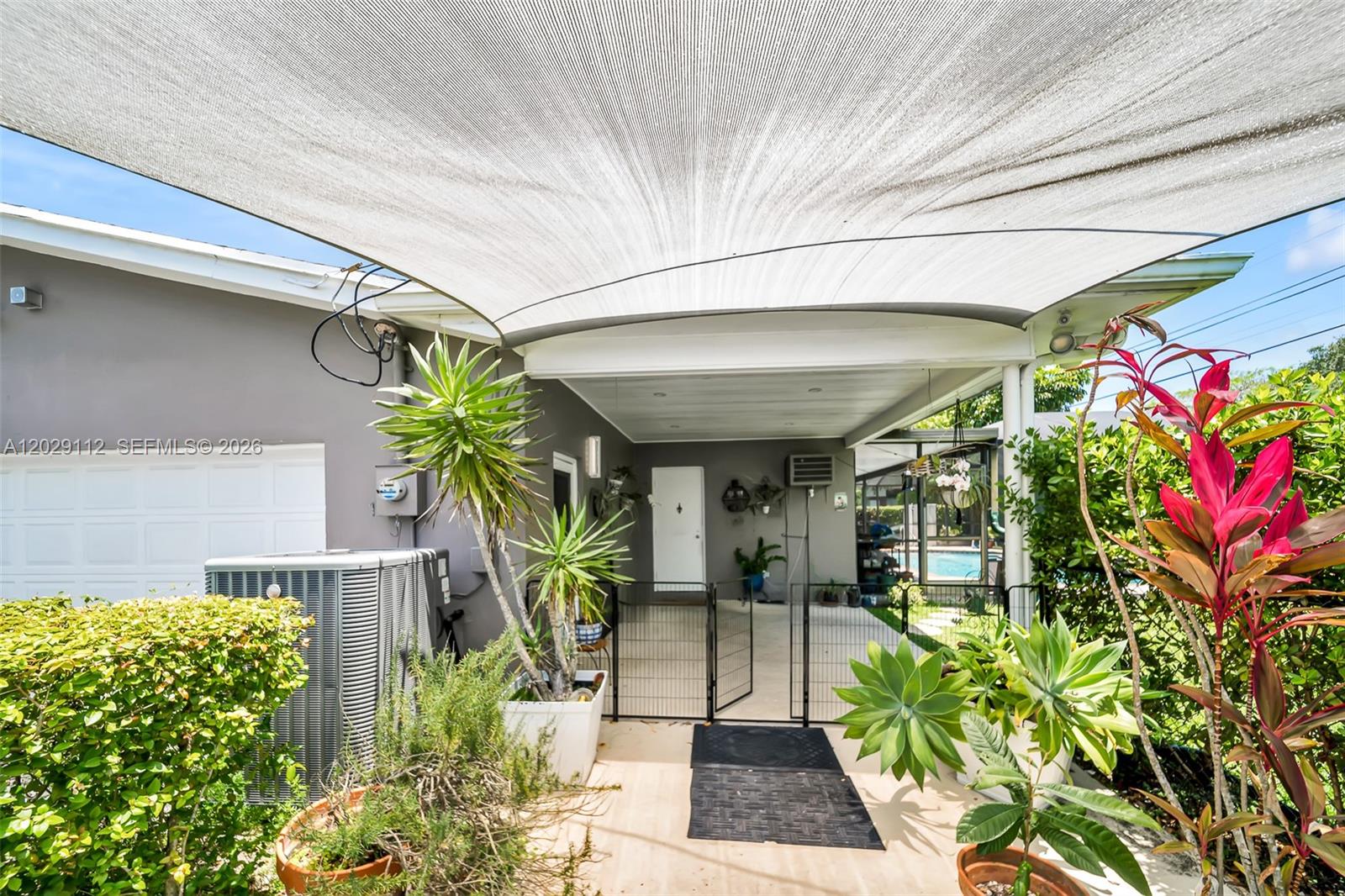 6760 SW 62nd Ter South Miami, FL 33143