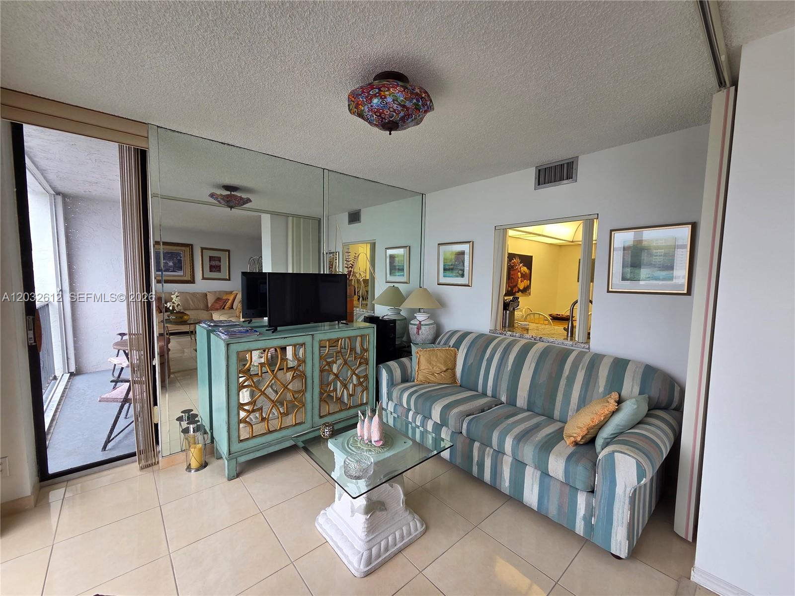 400 Leslie Dr #1124 Hallandale Beach, FL 33009