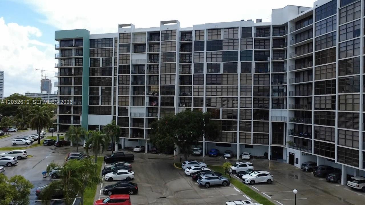 400 Leslie Dr #1124 Hallandale Beach, FL 33009