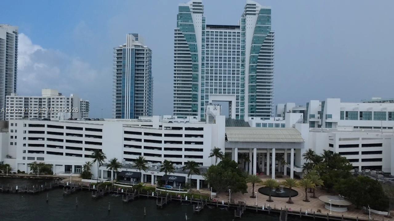 400 Leslie Dr #1124 Hallandale Beach, FL 33009