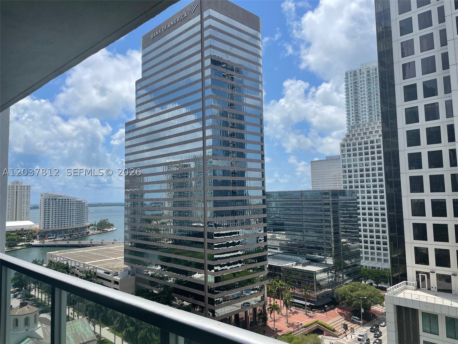 image 500 Brickell East10