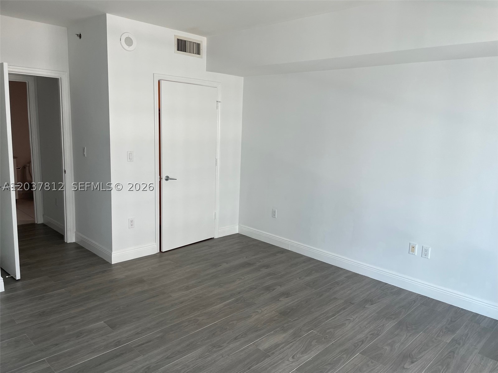 image 500 Brickell East19