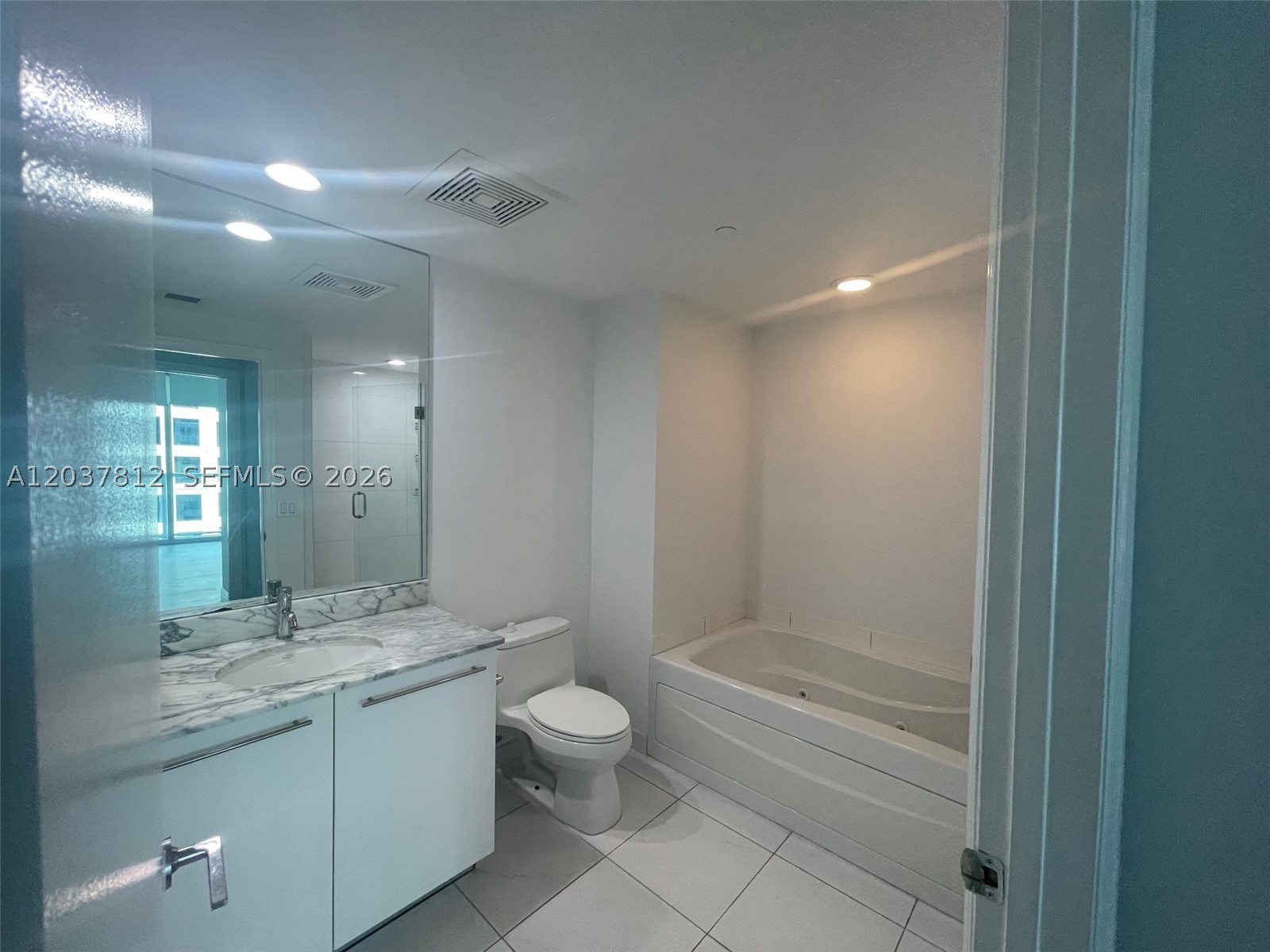 image 500 Brickell East23